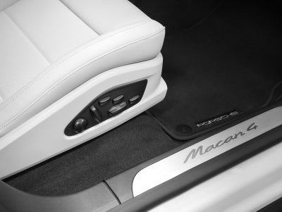 2026 Porsche Macan 4 Electric