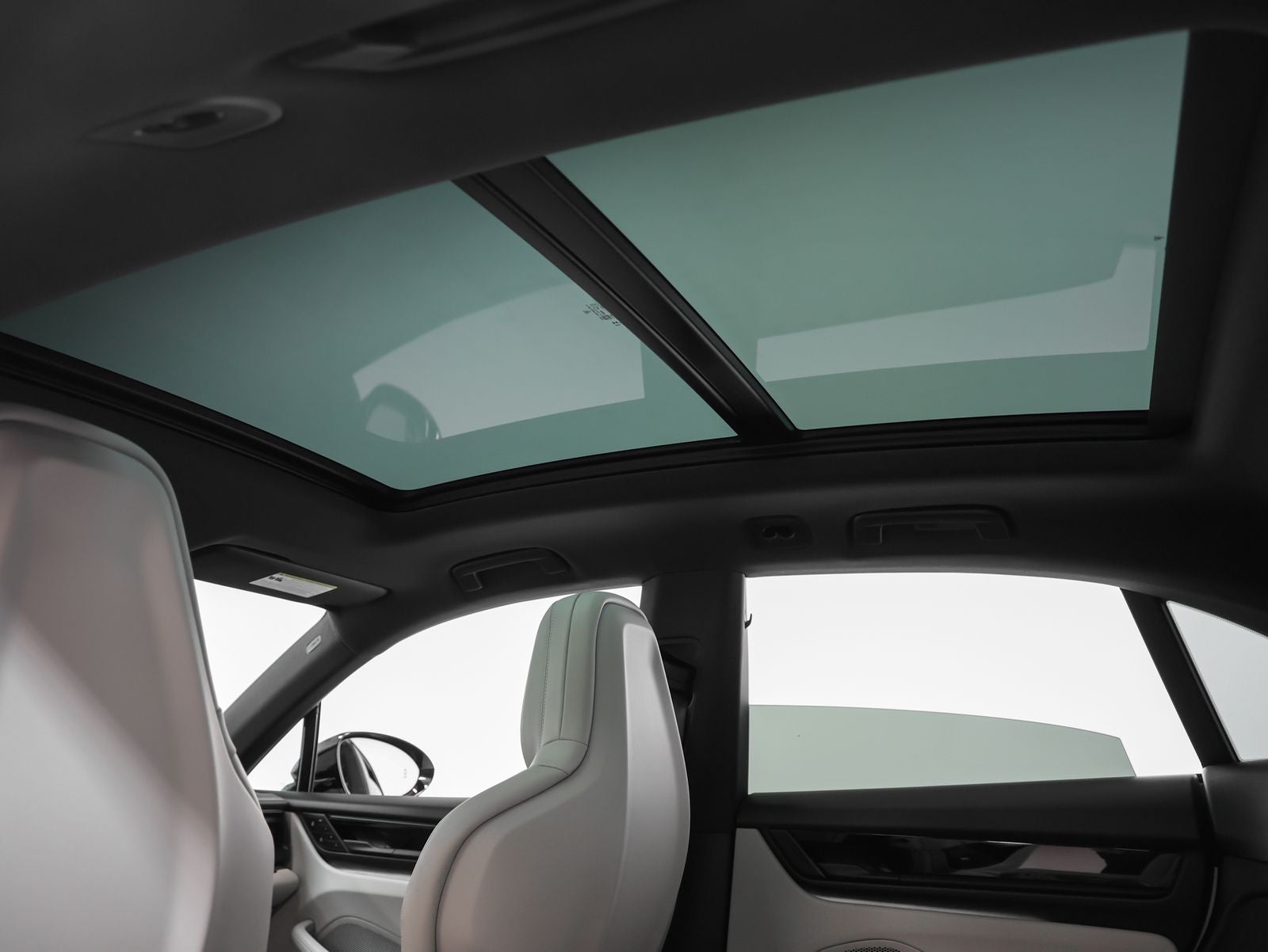 2026 Porsche Macan 4 Electric