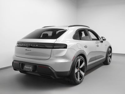 2026 Porsche Macan 4 Electric