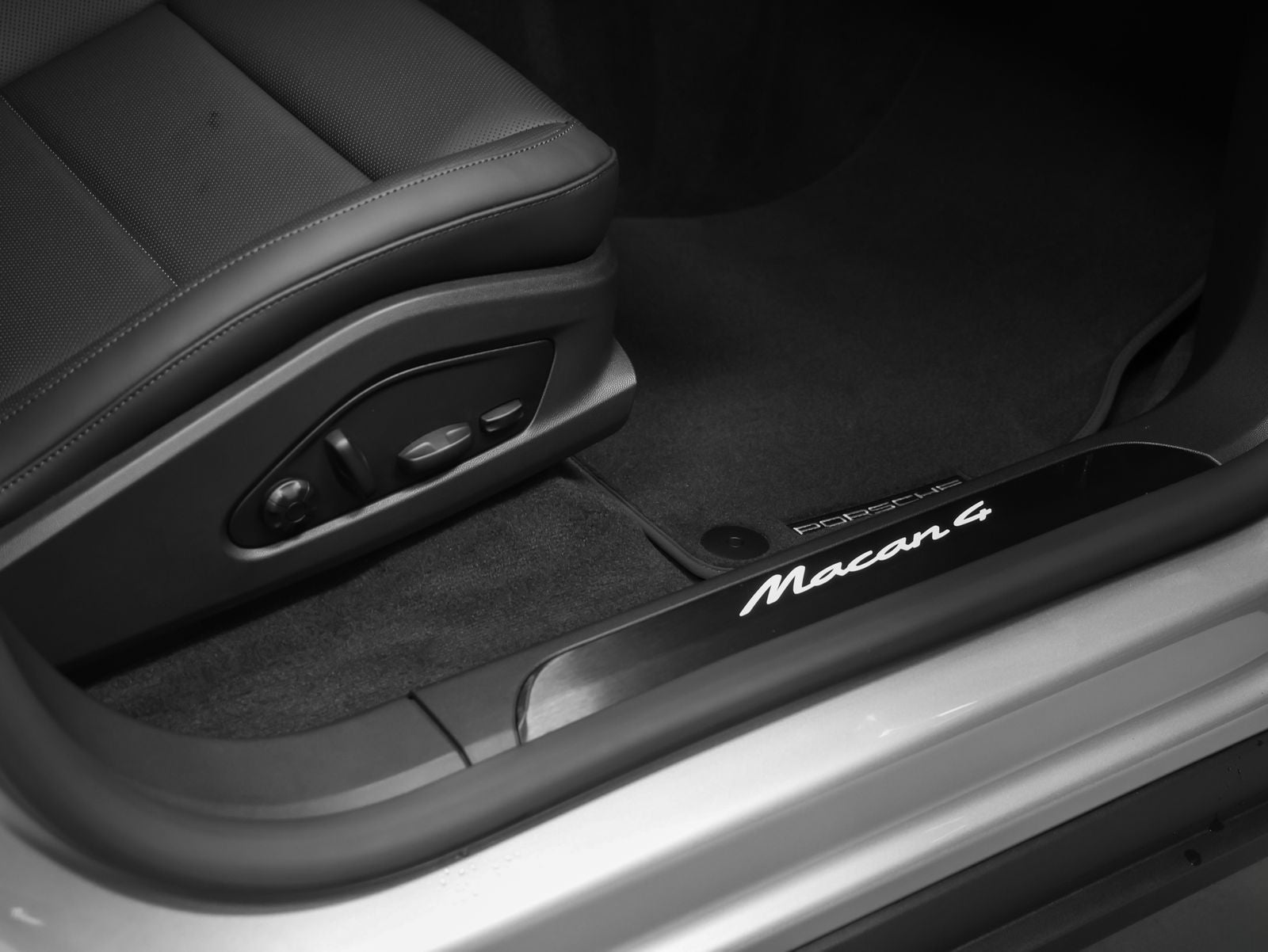 2026 Porsche Macan 4 Electric