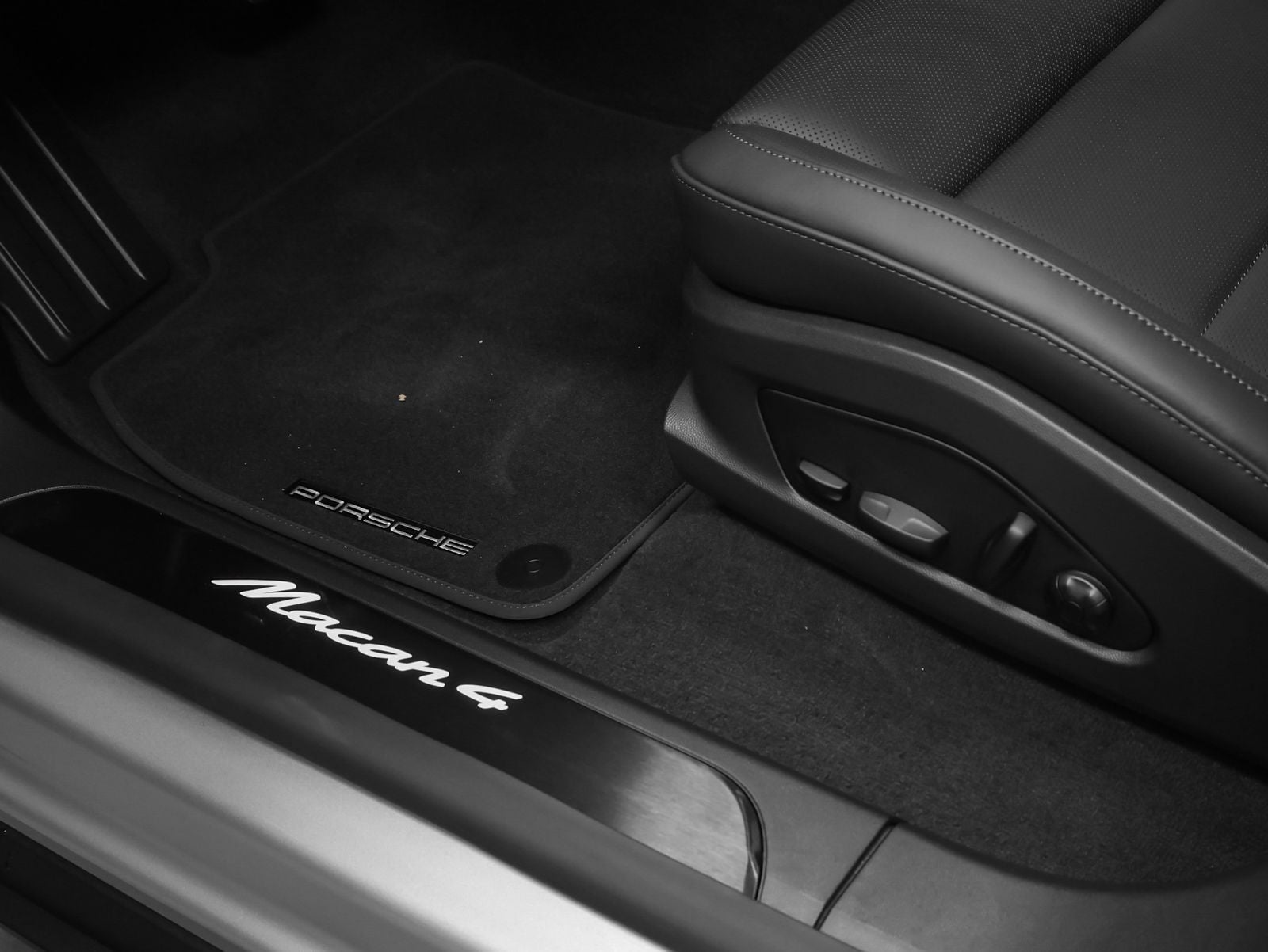2026 Porsche Macan 4 Electric