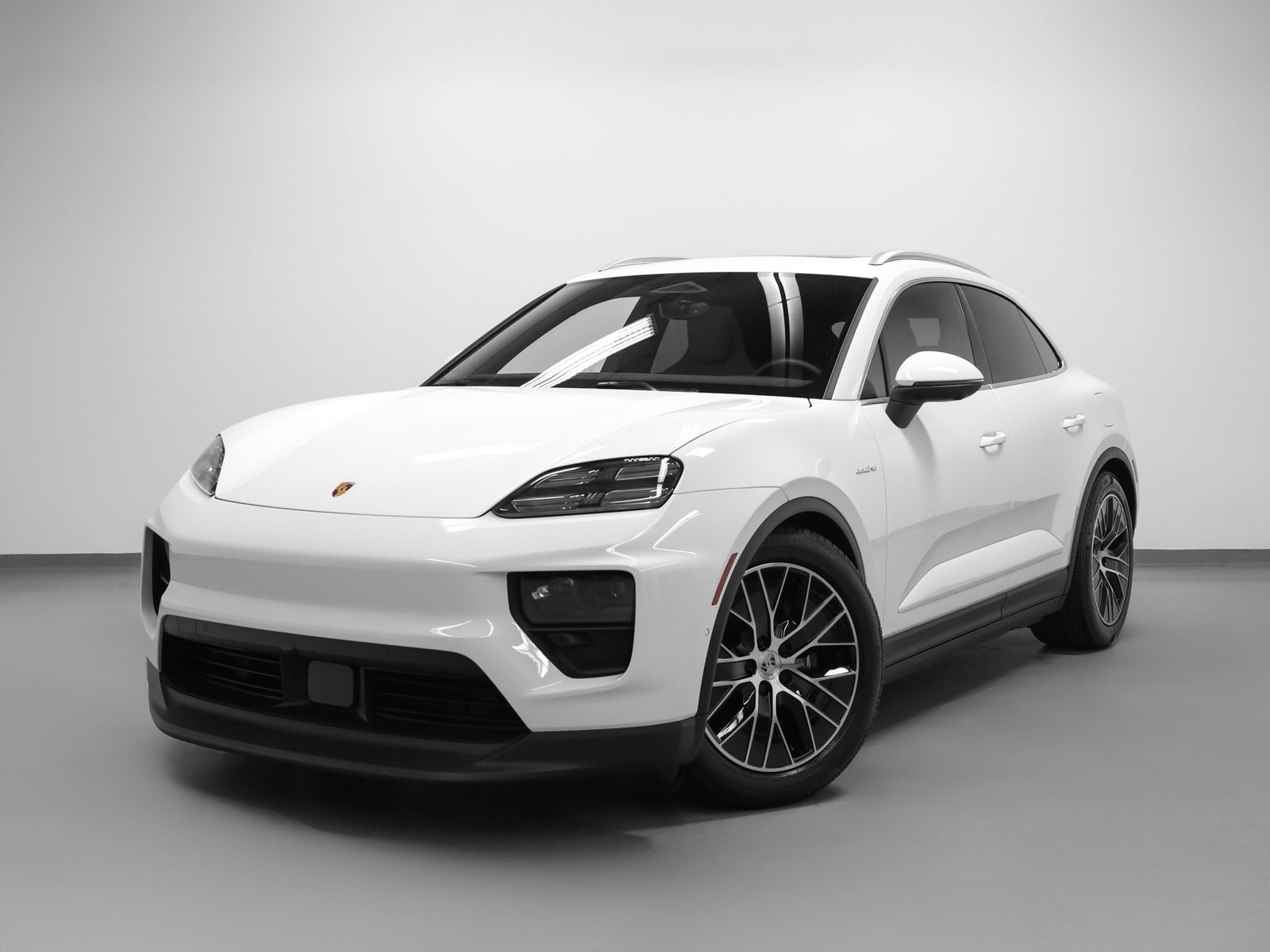 2025 Porsche Macan Macan 4 Electric's photo