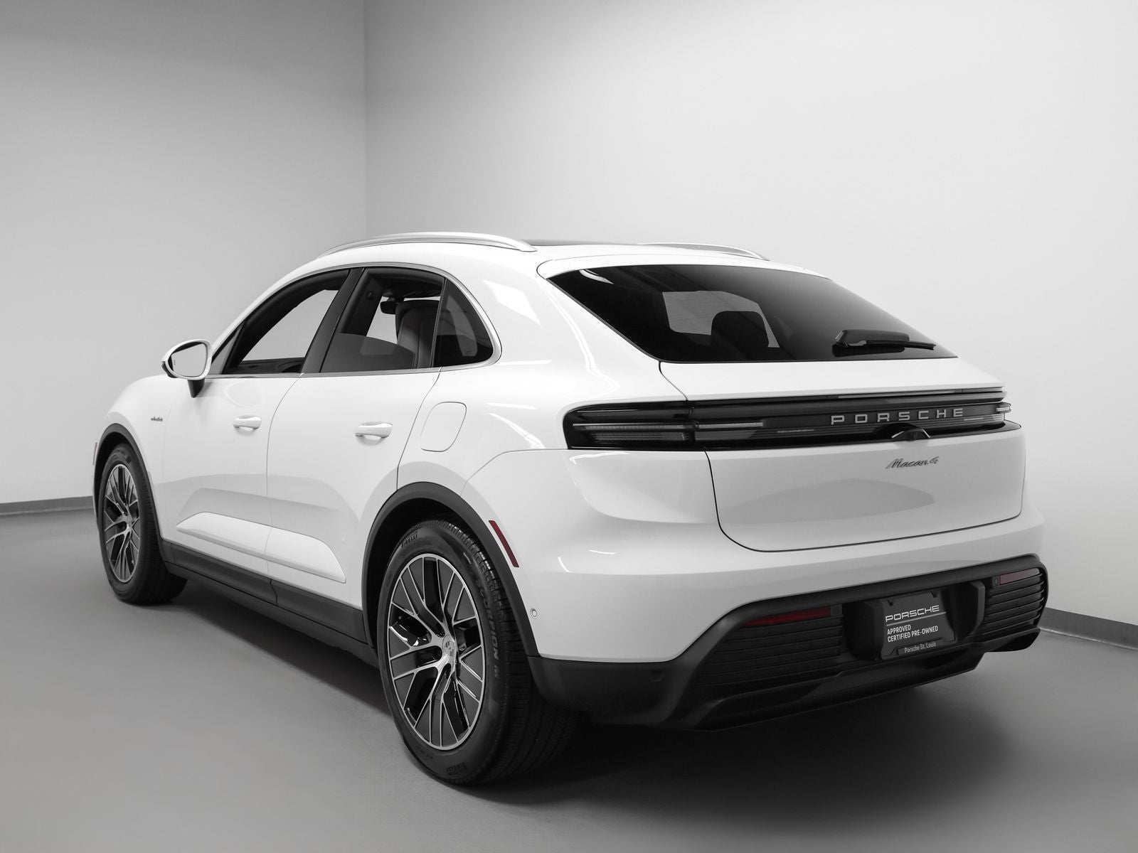 2025 Porsche Macan 4 Electric