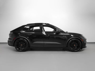 2026 Porsche Macan 4 Electric