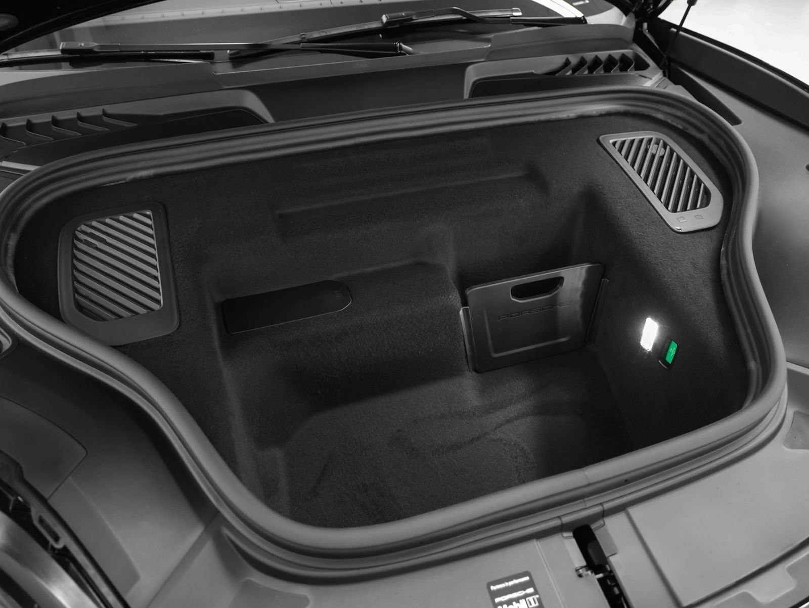 2026 Porsche Macan 4 Electric