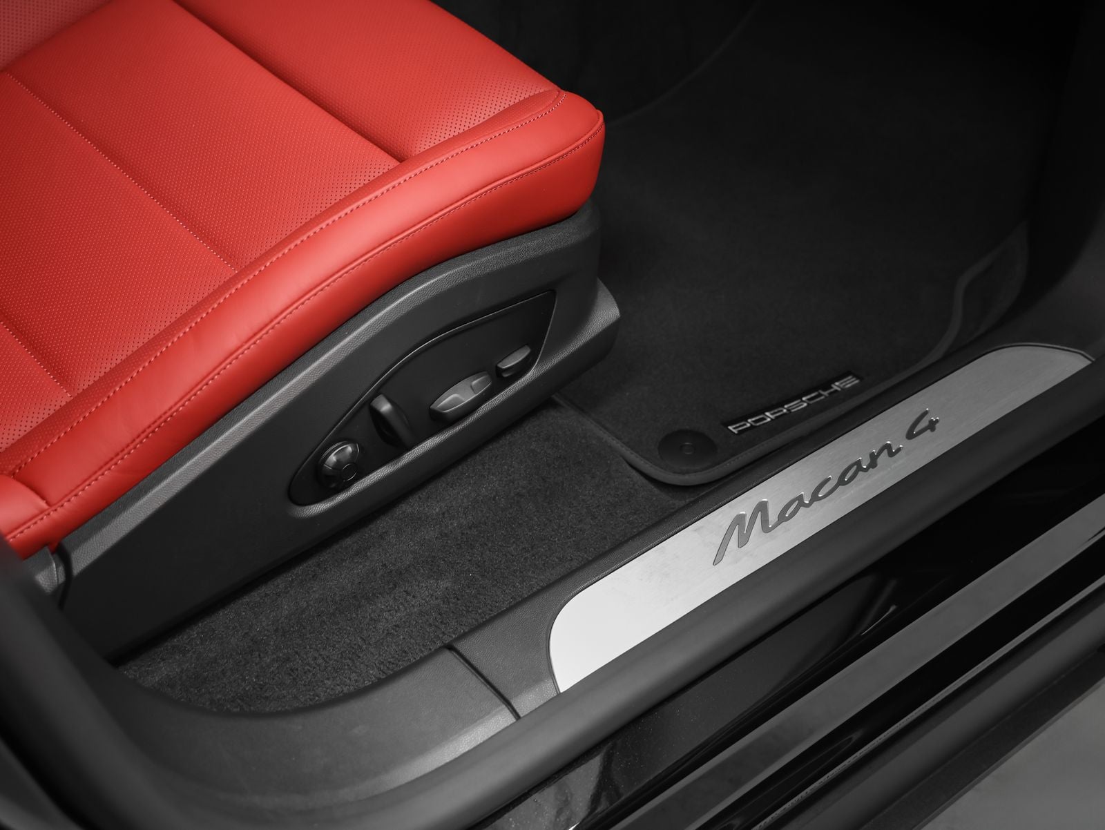 2026 Porsche Macan 4 Electric