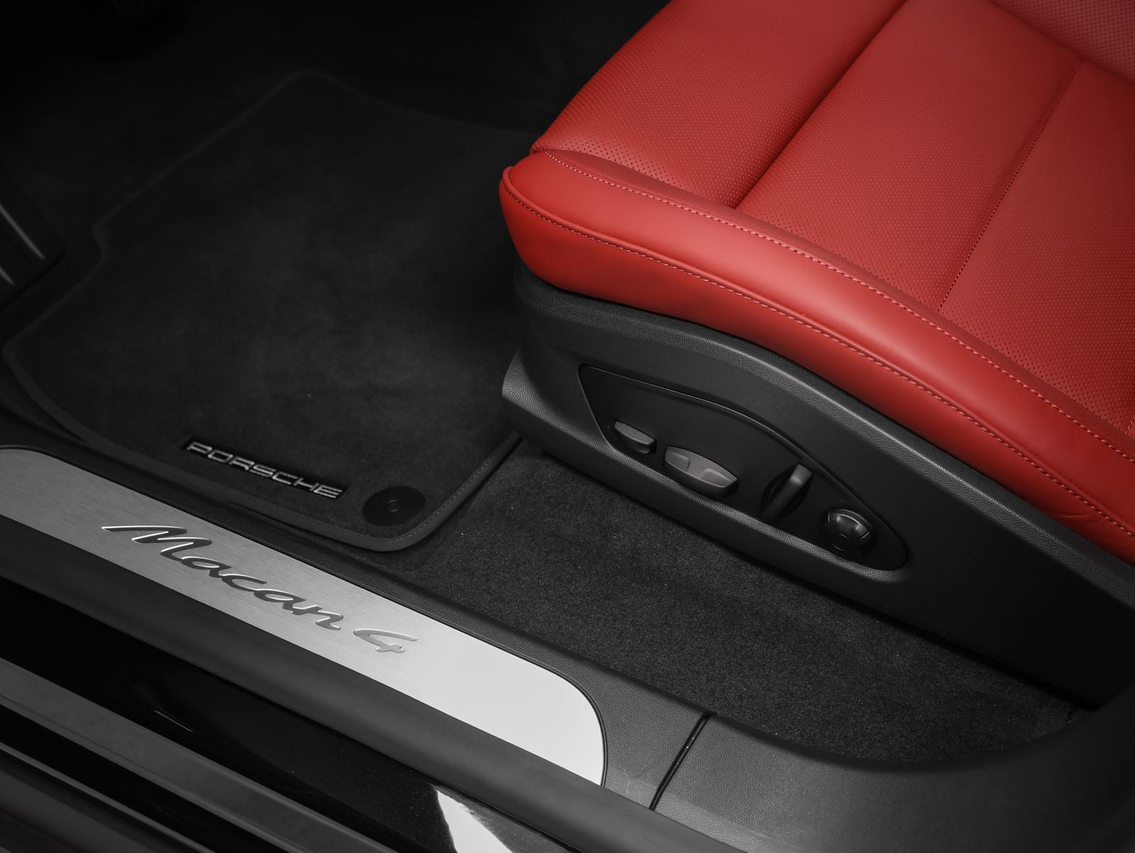 2026 Porsche Macan 4 Electric