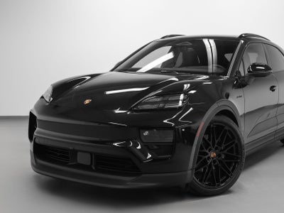 2026 Porsche Macan 4 Electric