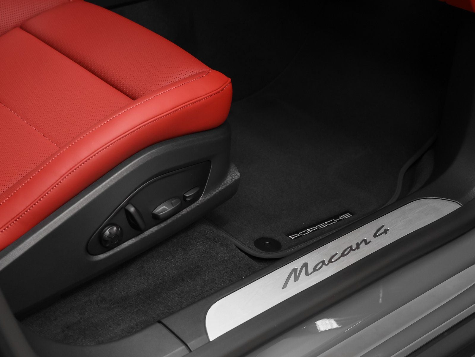 2026 Porsche Macan Macan 4 Electric