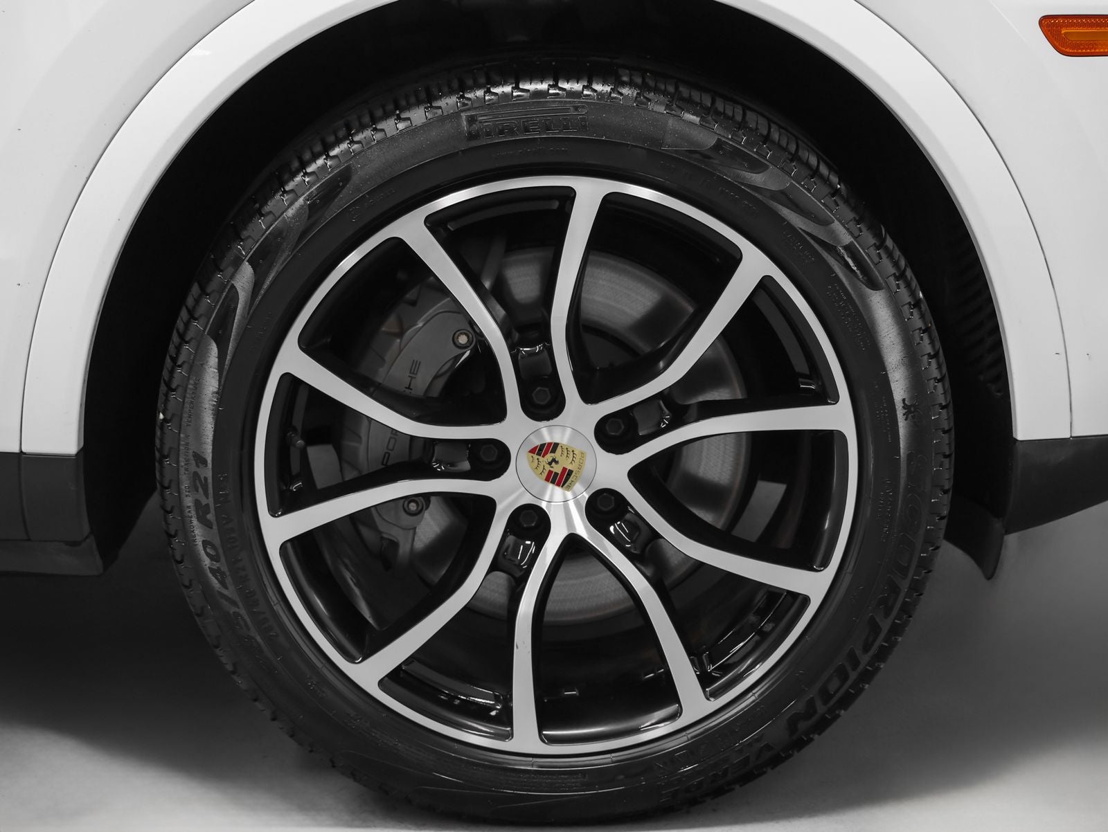 2023 Porsche Cayenne S Platinum Edition