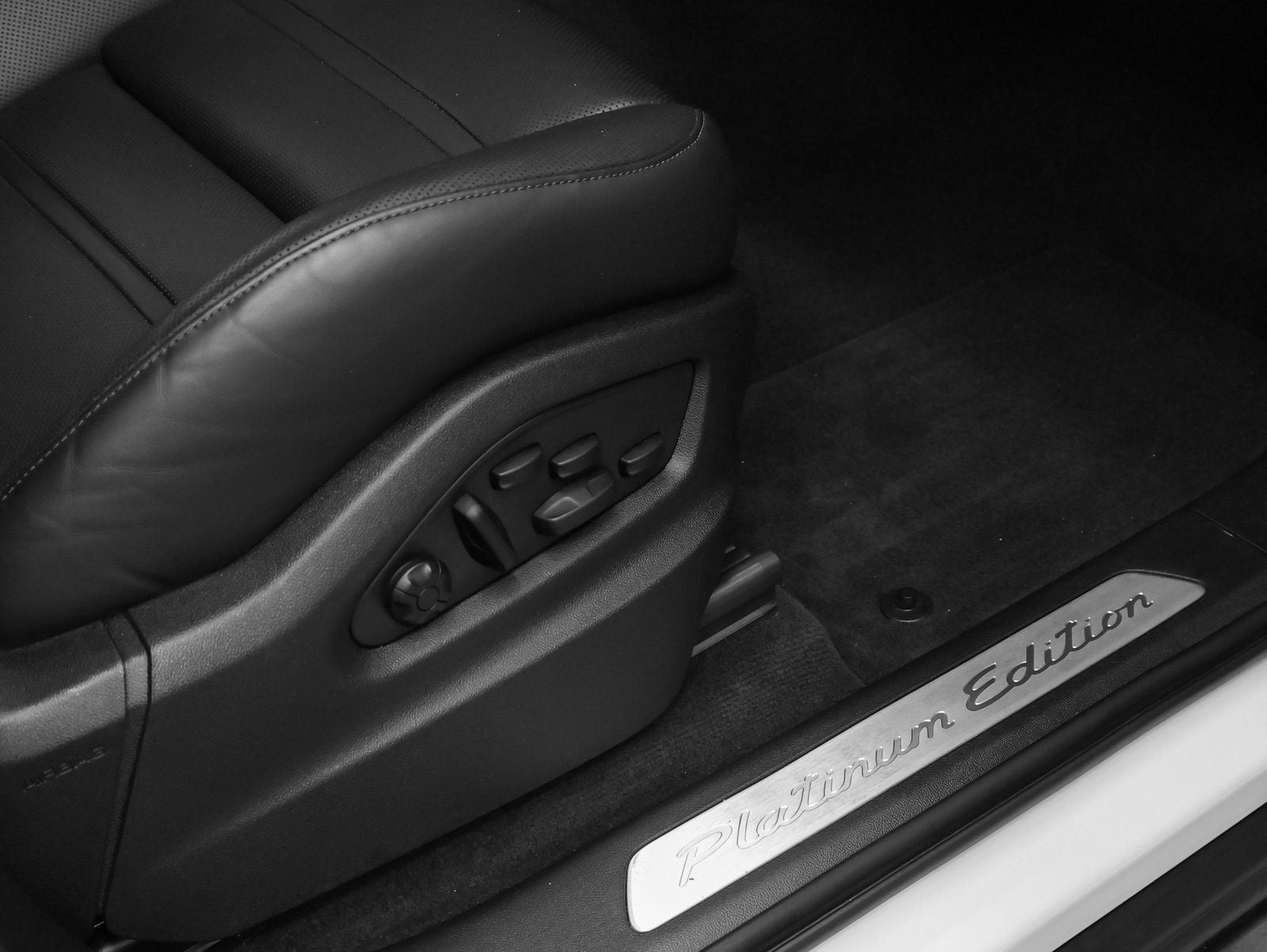 2023 Porsche Cayenne Cayenne S Platinum Edition (MY23)