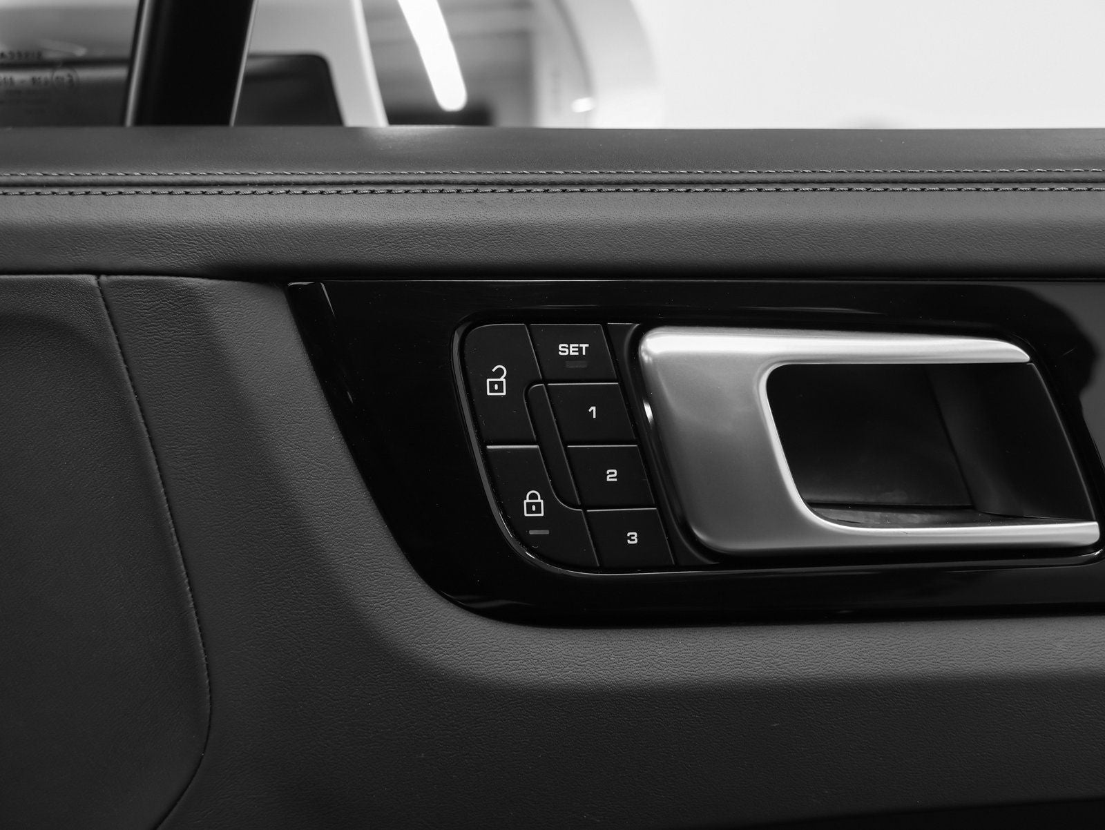 2023 Porsche Cayenne Cayenne S Platinum Edition (MY23)