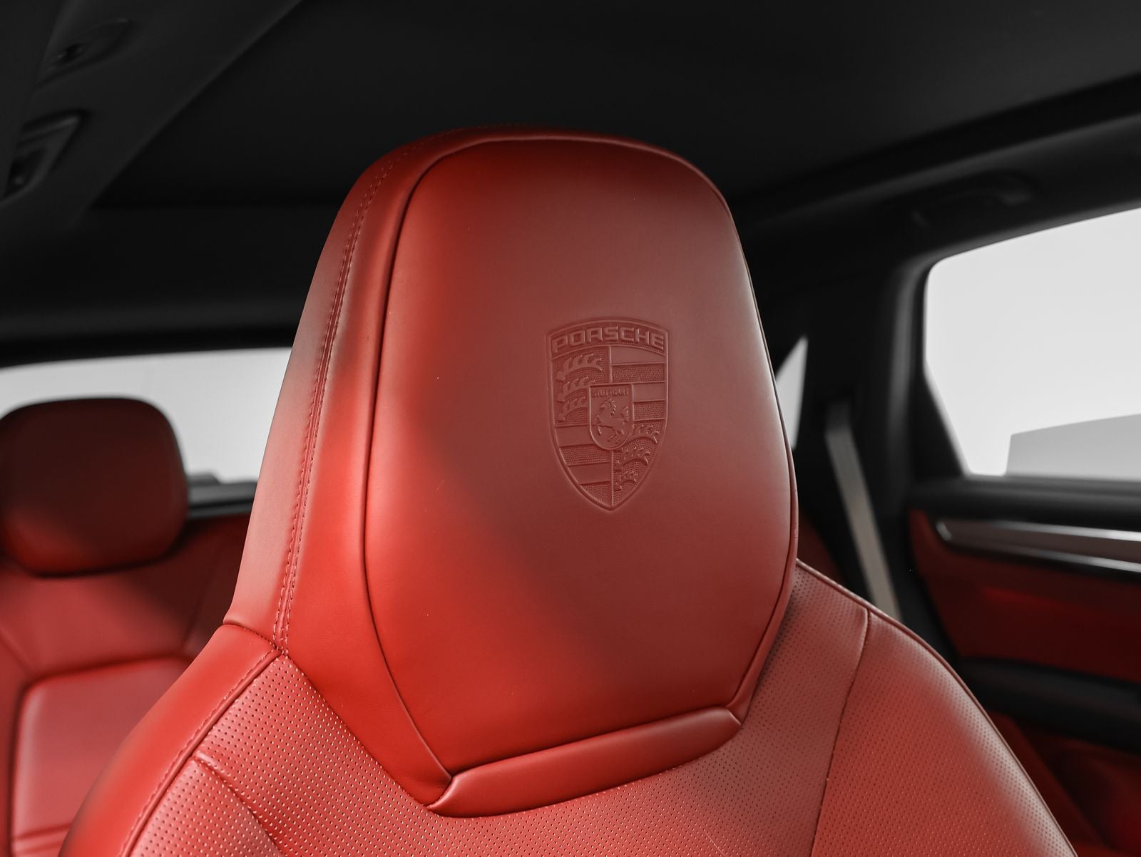 2023 Porsche Cayenne S Platinum Edition