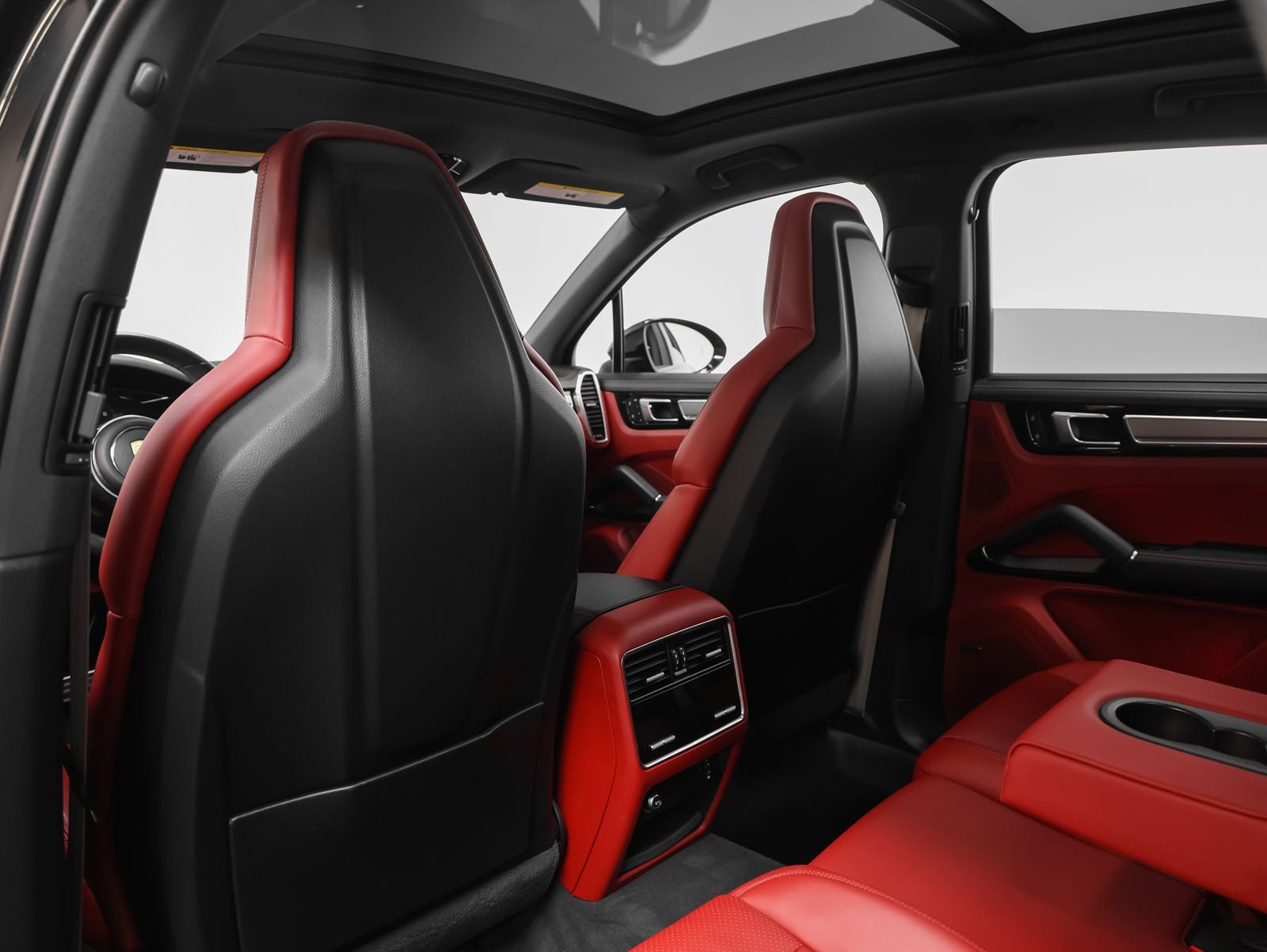 2023 Porsche Cayenne S Platinum Edition