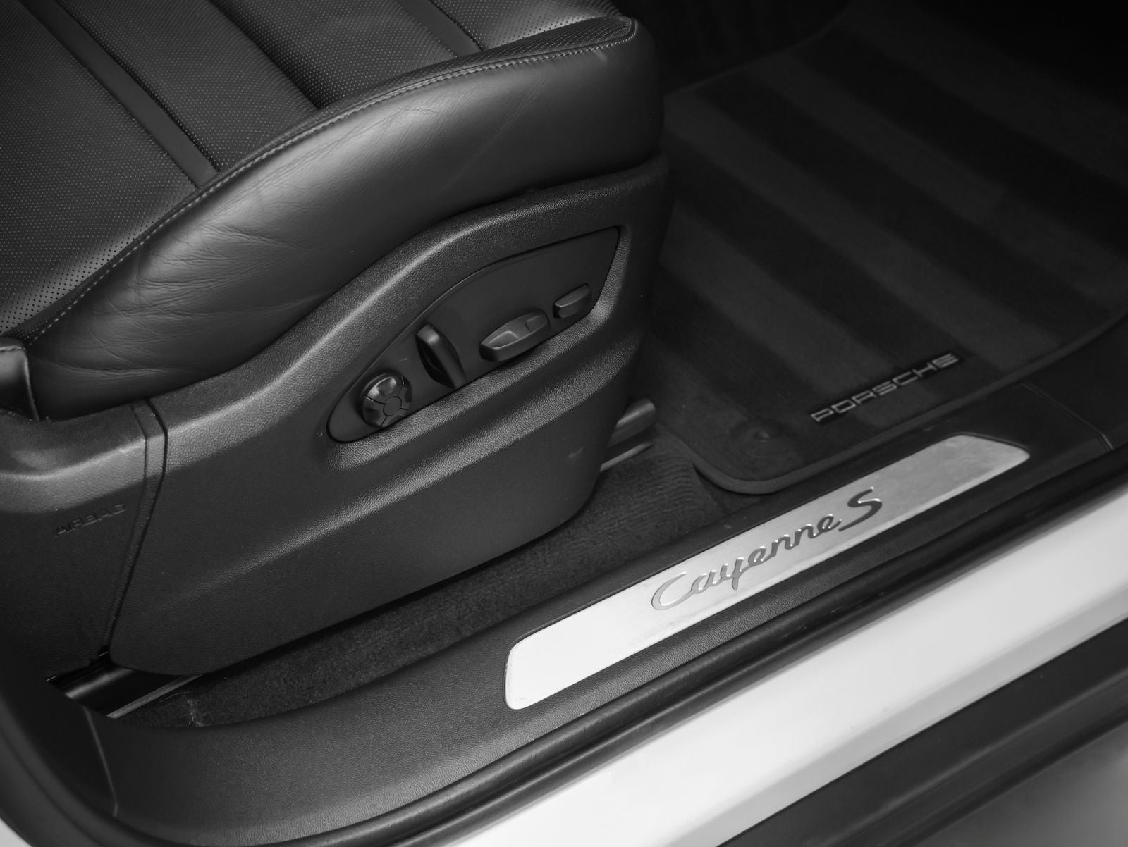 2023 Porsche Cayenne S