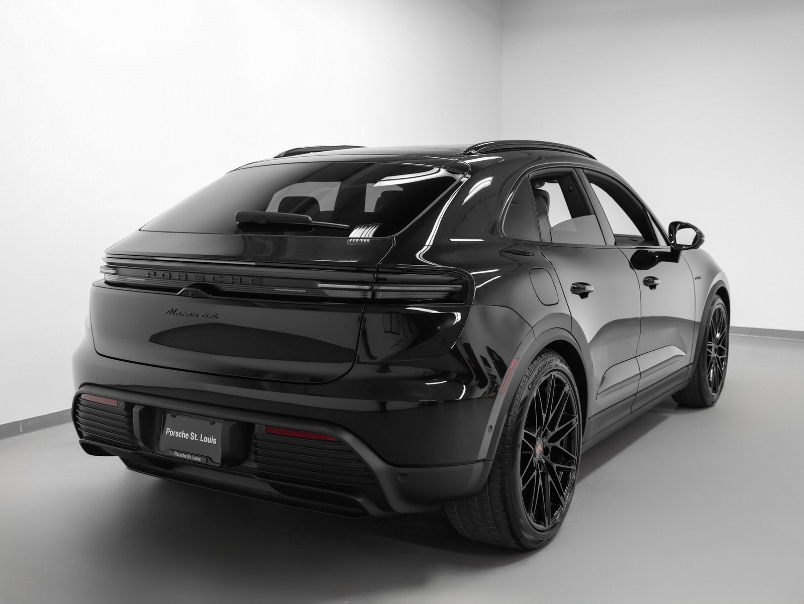 2025 Porsche Macan Macan 4S Electric