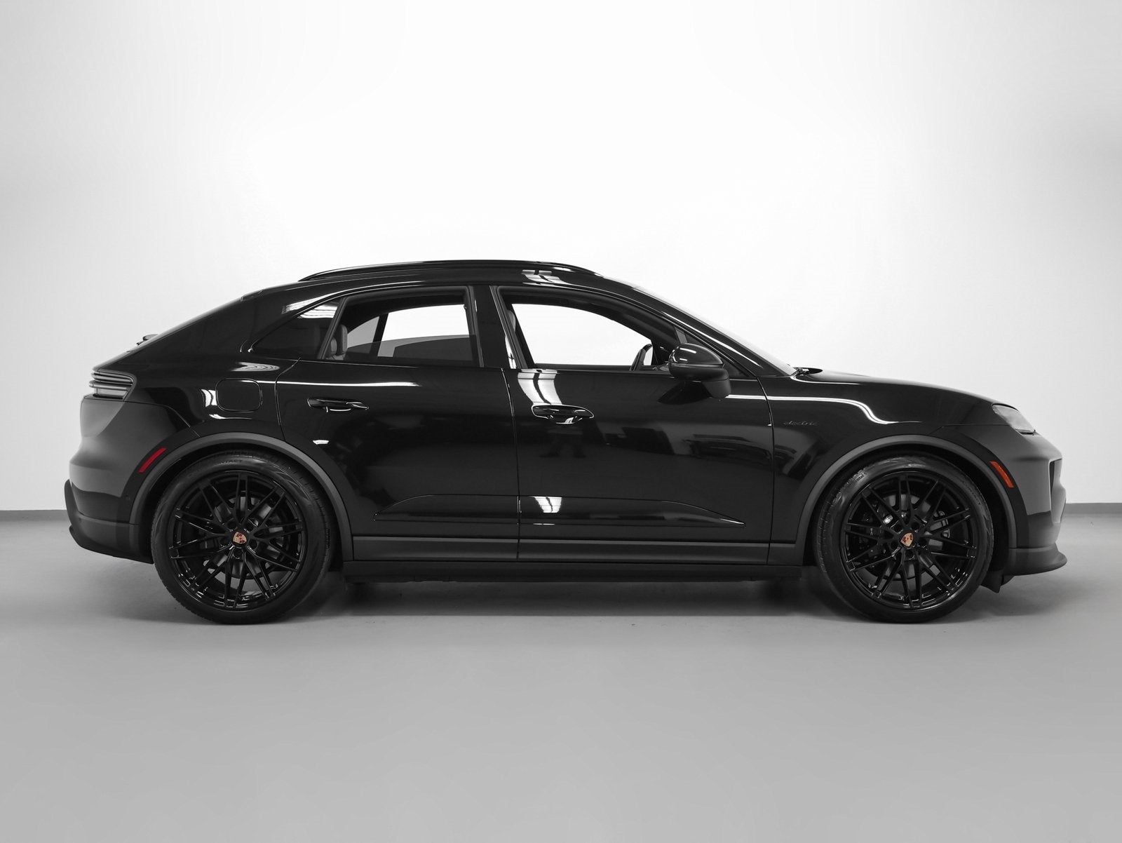 2025 Porsche Macan Macan 4S Electric