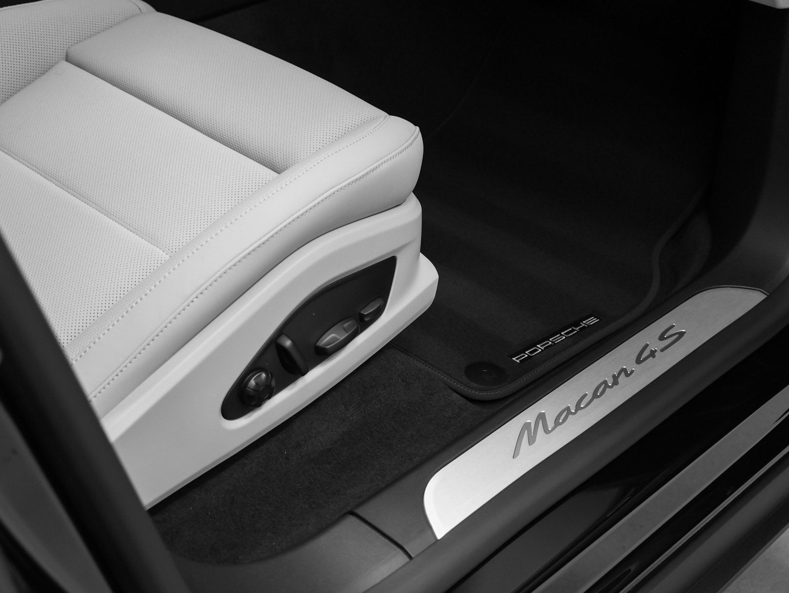 2025 Porsche Macan Macan 4S Electric