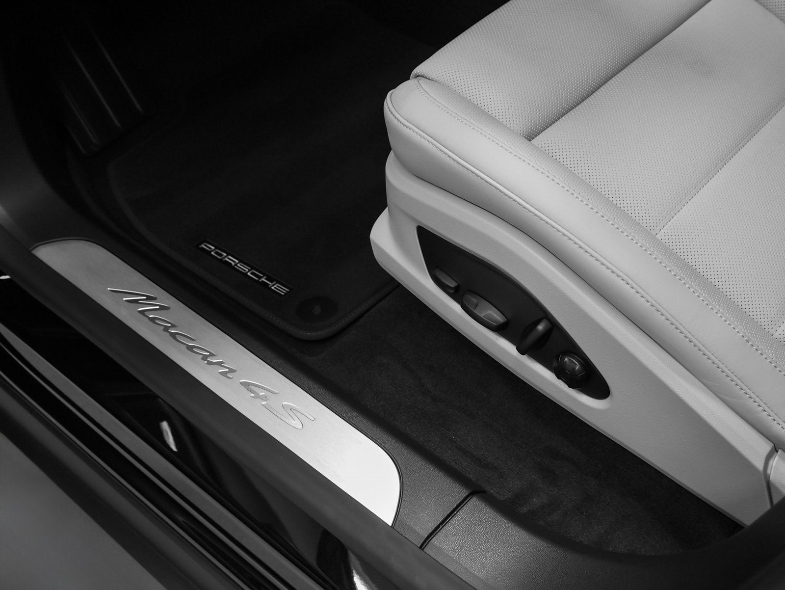 2025 Porsche Macan Macan 4S Electric