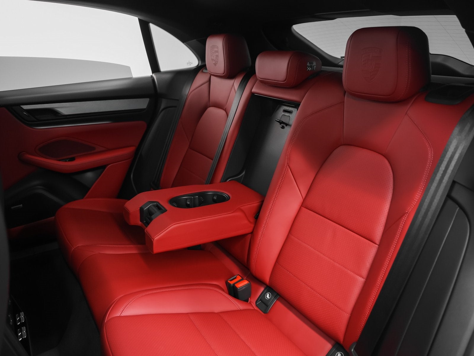 2025 Porsche Macan Macan 4S Electric