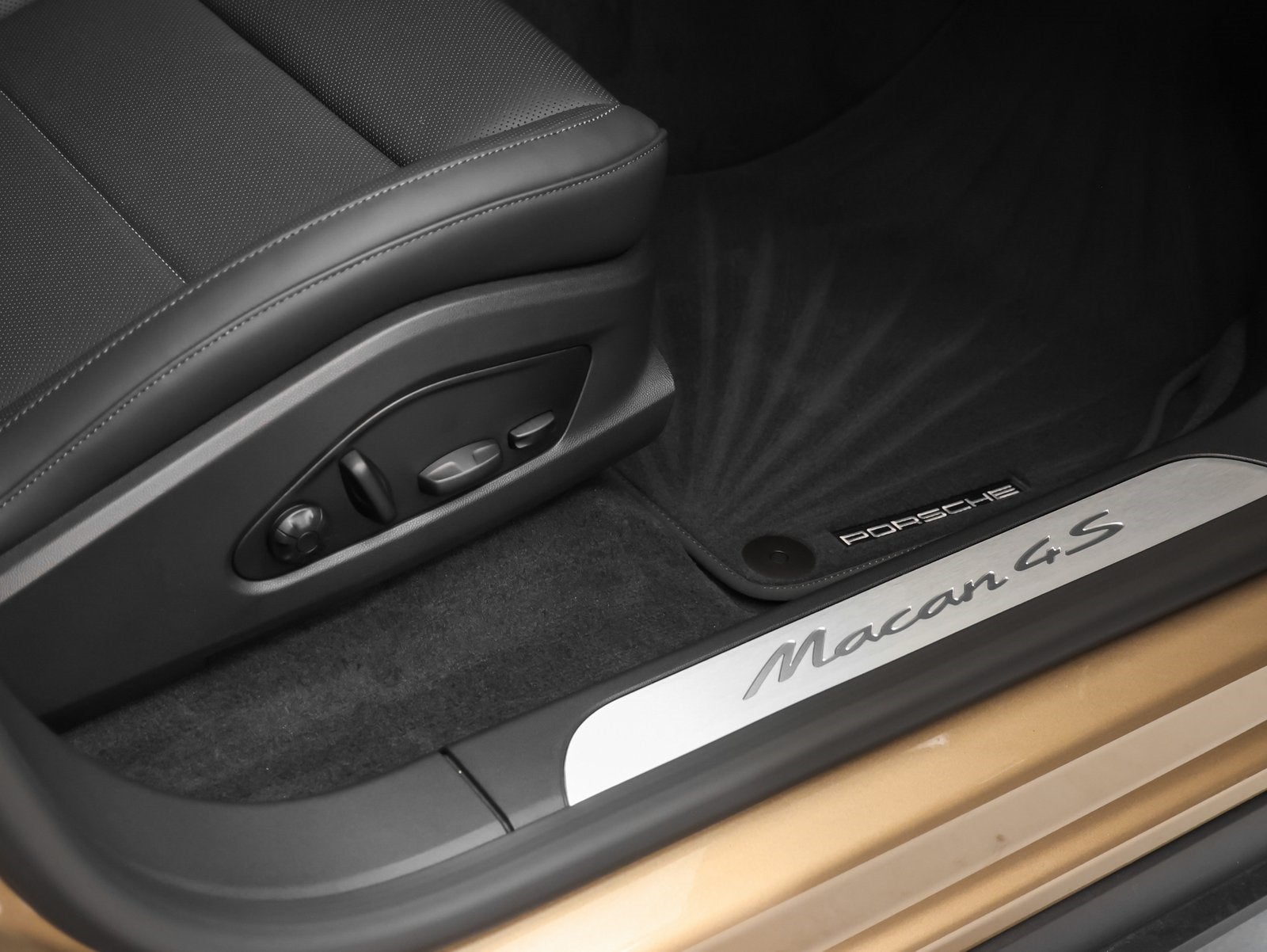 2025 Porsche Macan Macan 4S Electric