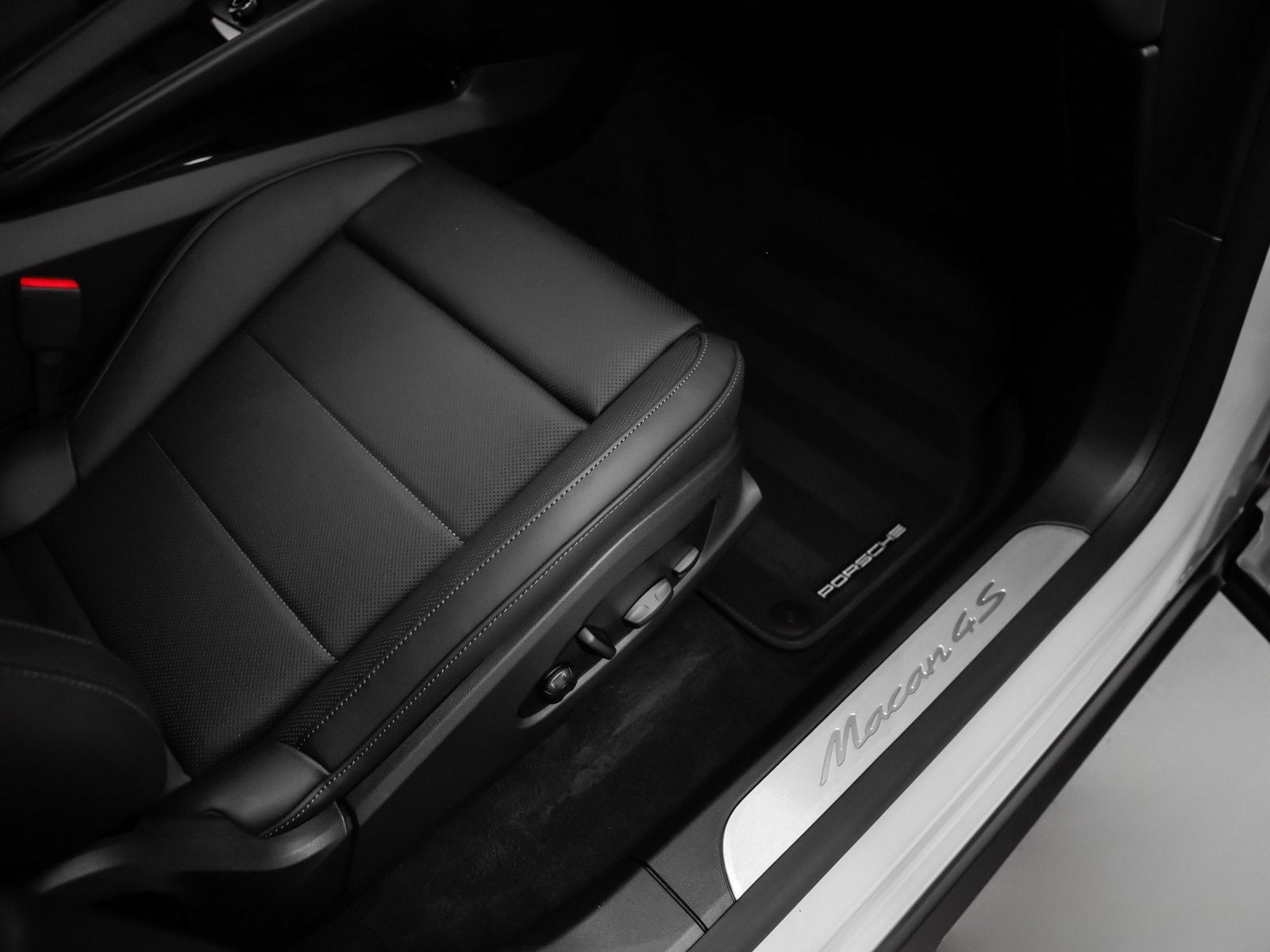 2025 Porsche Macan Macan 4S Electric