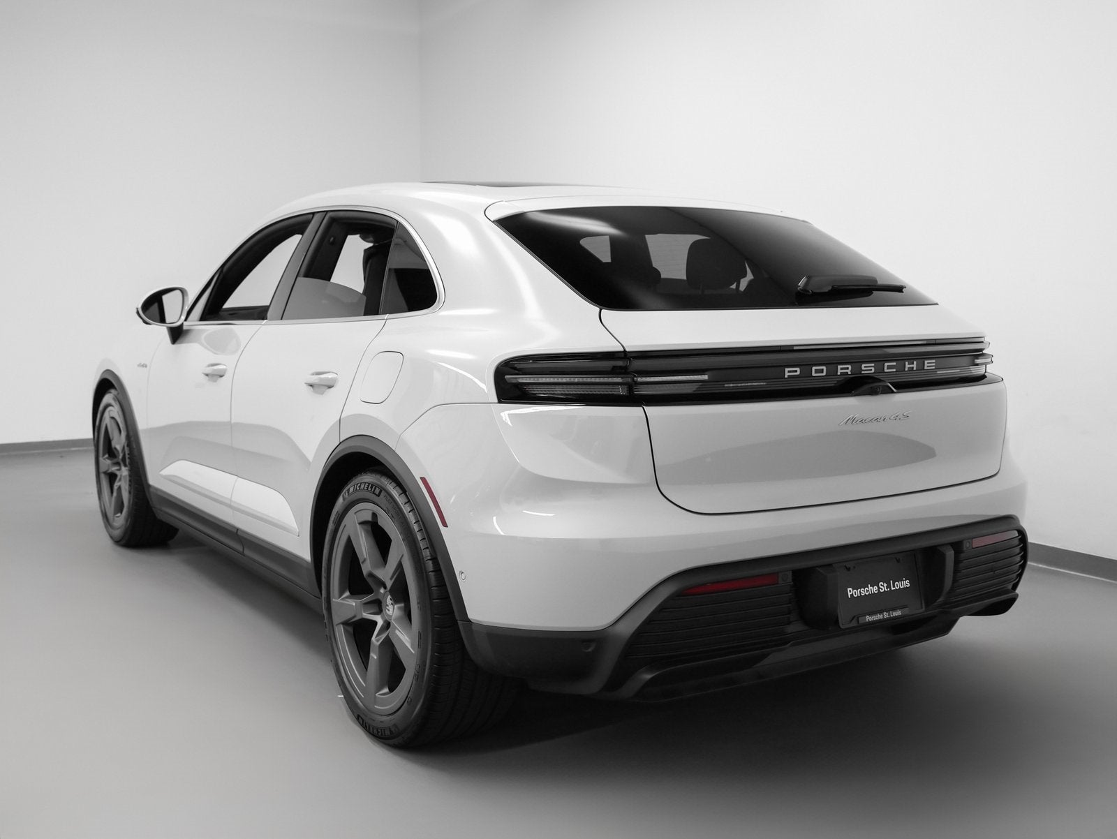 2025 Porsche Macan Macan 4S Electric