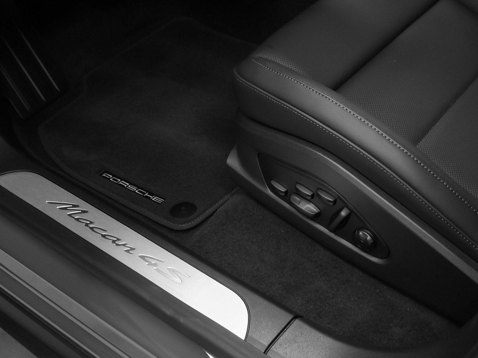 2025 Porsche Macan Macan 4S Electric