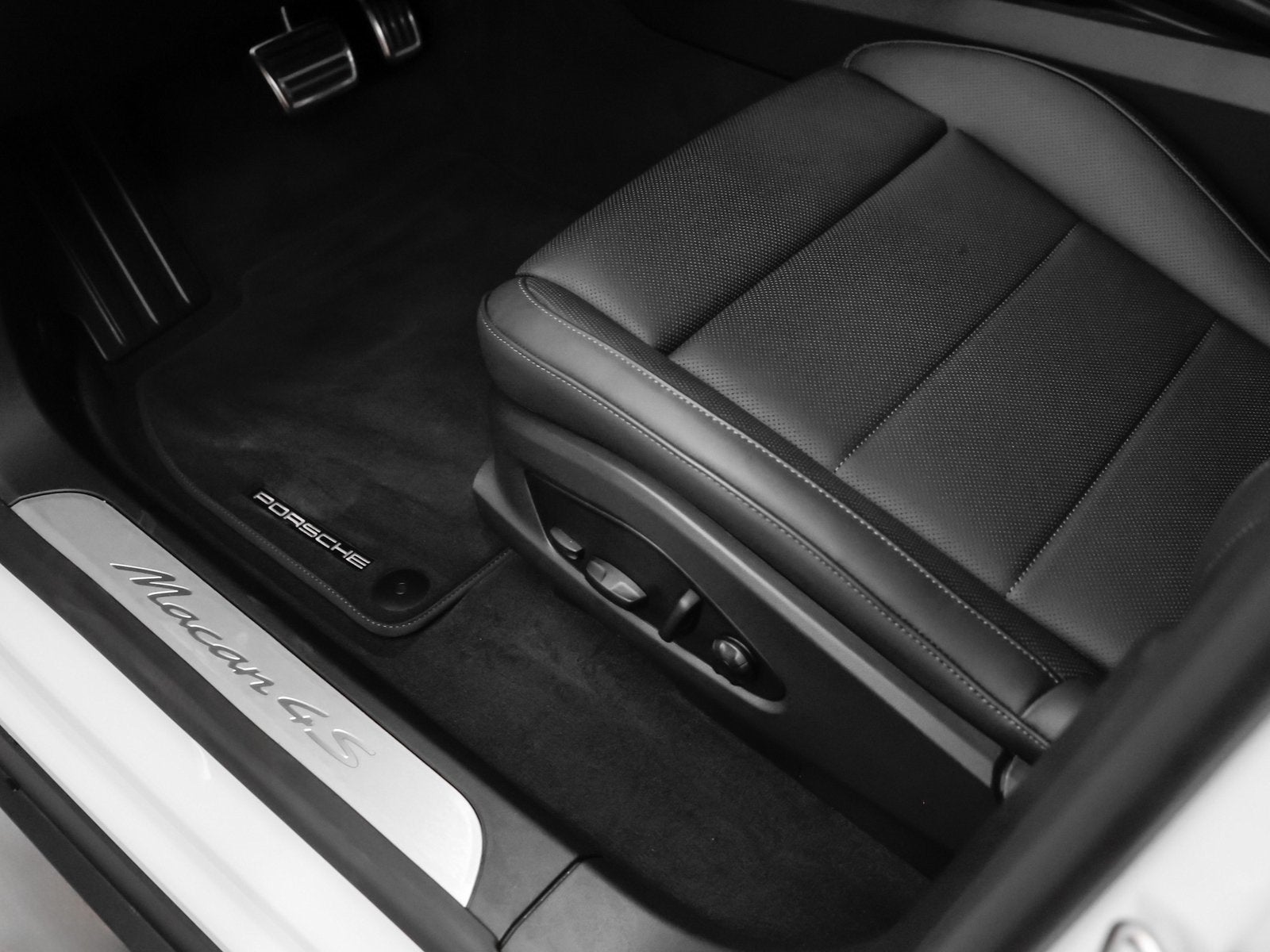 2025 Porsche Macan Macan 4S Electric