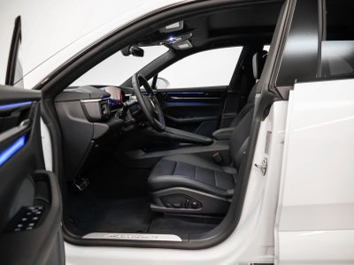 2025 Porsche Macan Macan 4S Electric