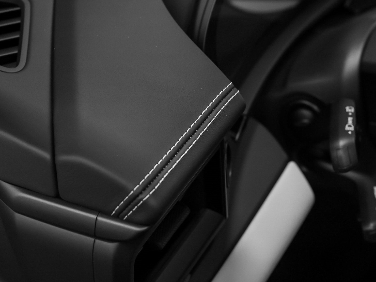 2025 Porsche Macan Macan 4S Electric