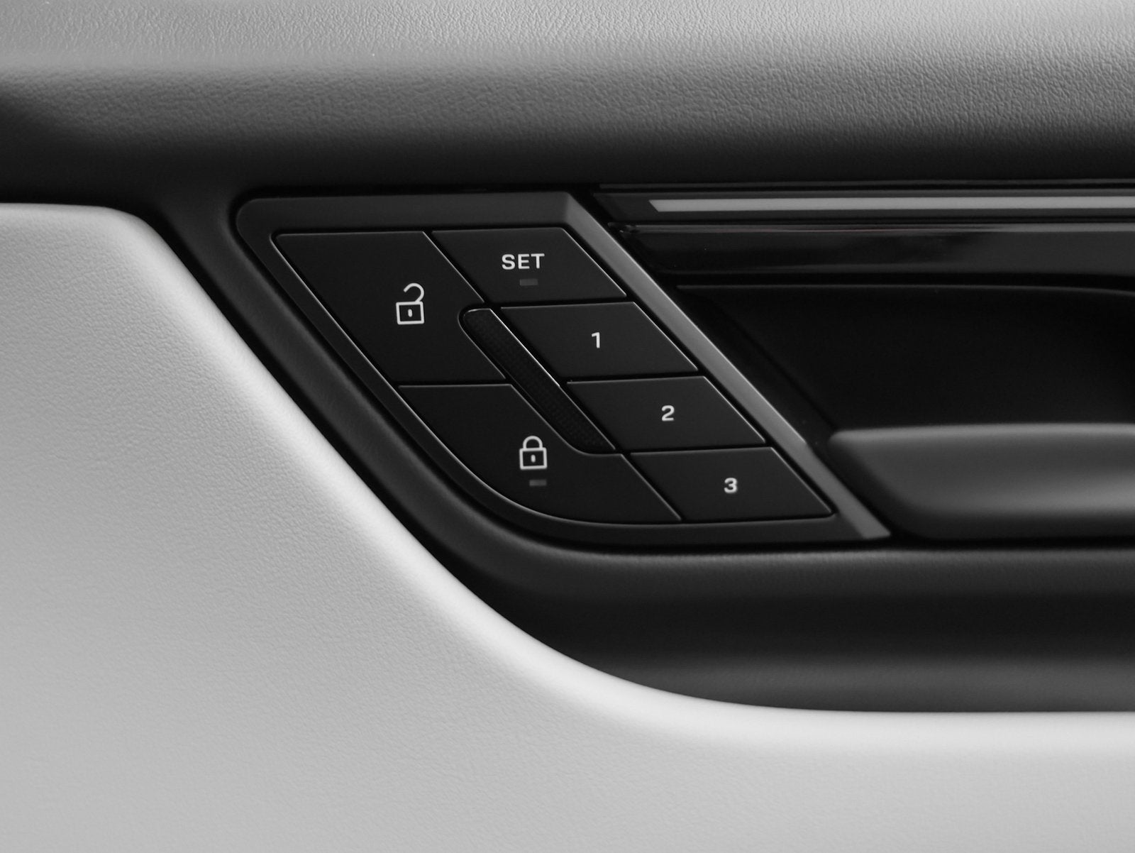 2025 Porsche Macan Macan 4S Electric