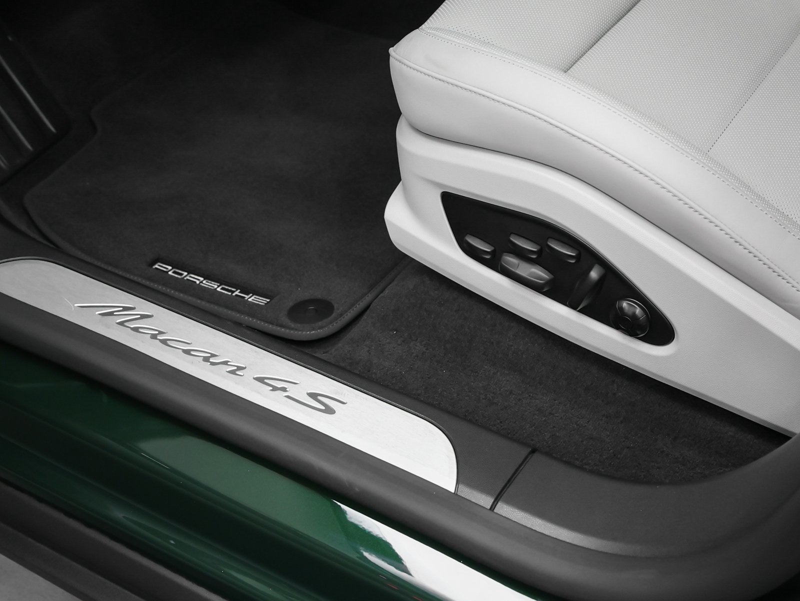 2025 Porsche Macan Macan 4S Electric