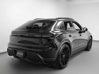2025 Porsche Macan 4S Electric
