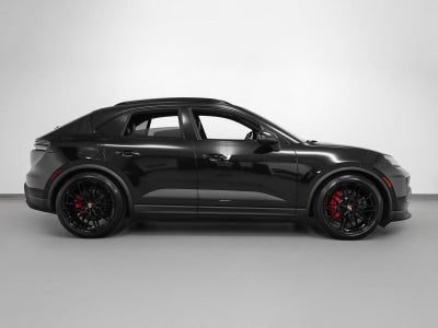 2025 Porsche Macan 4S Electric
