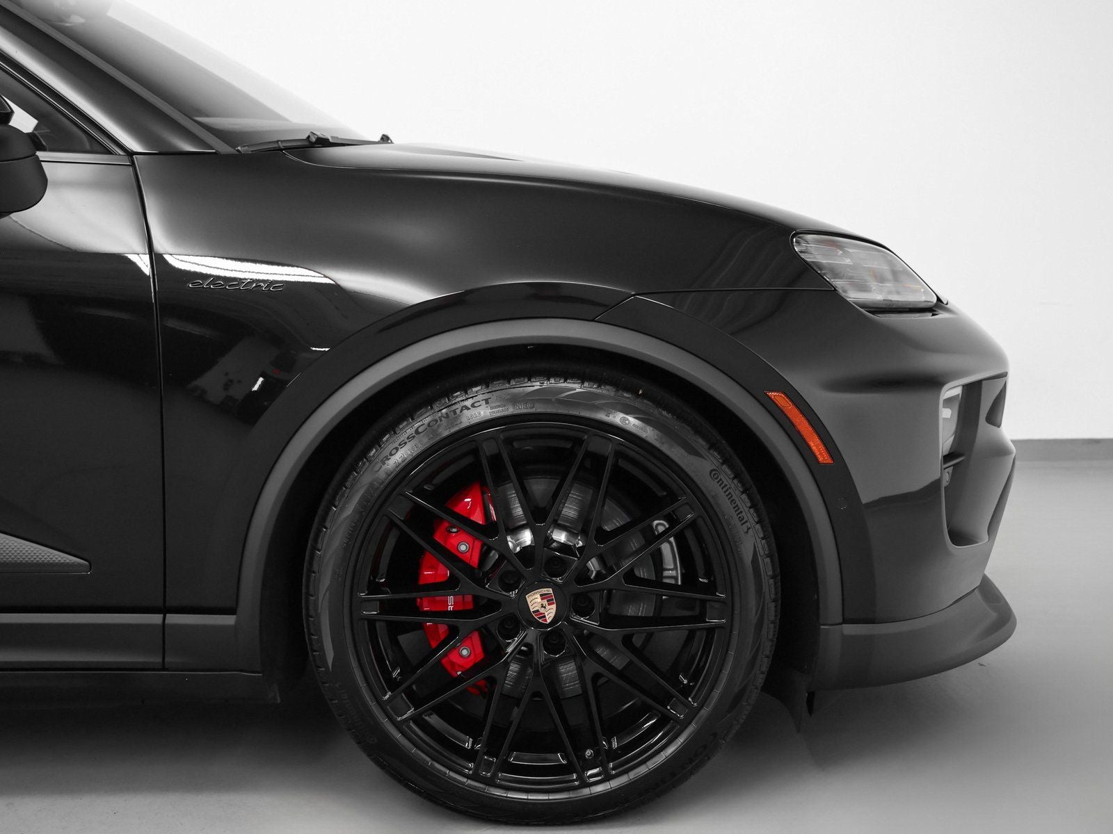 2025 Porsche Macan 4S Electric