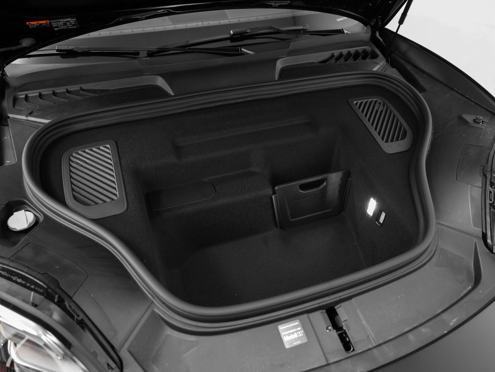 2025 Porsche Macan 4S Electric