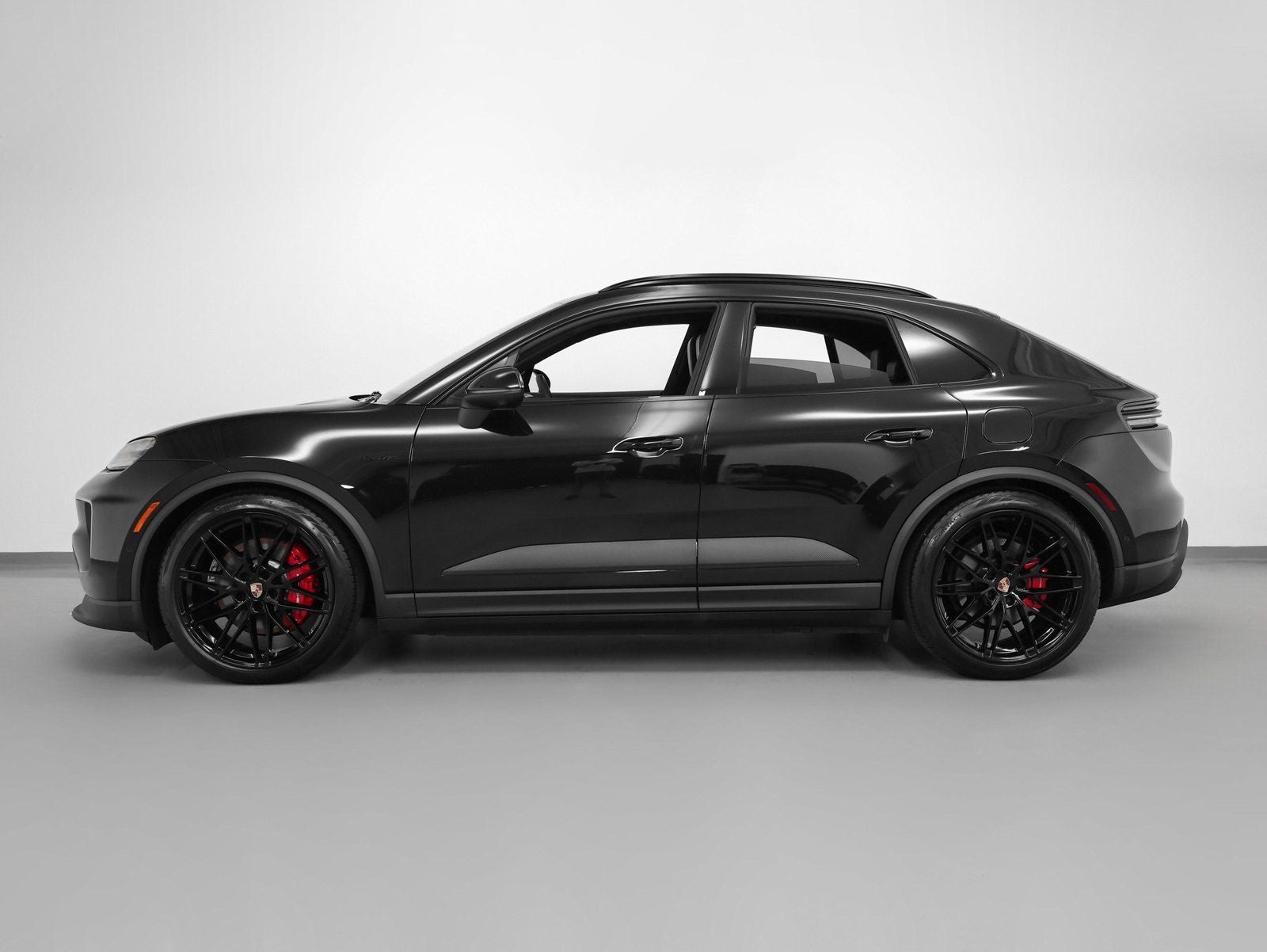 2025 Porsche Macan 4S Electric