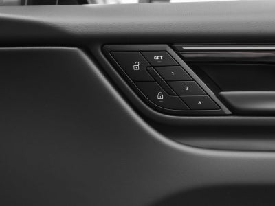 2025 Porsche Macan 4S Electric
