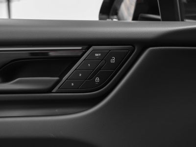 2025 Porsche Macan 4S Electric
