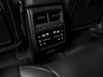 2025 Porsche Macan 4S Electric