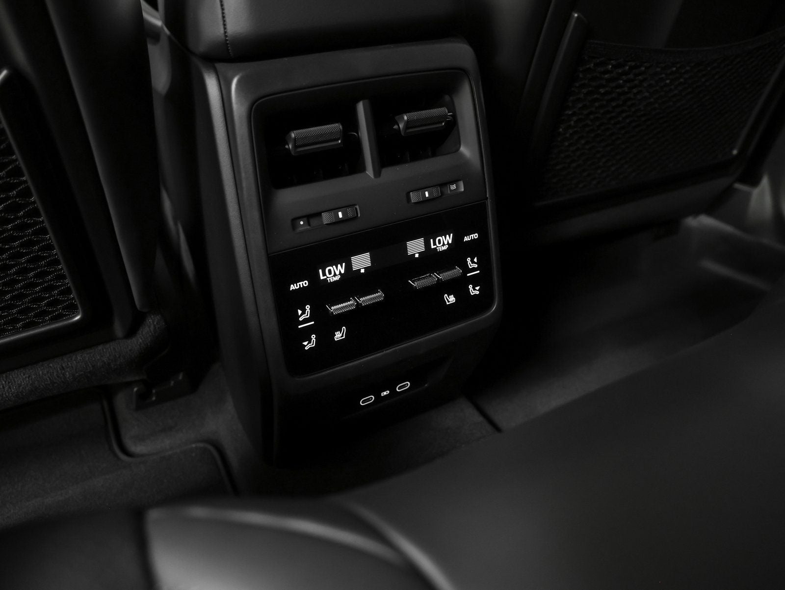 2025 Porsche Macan 4S Electric