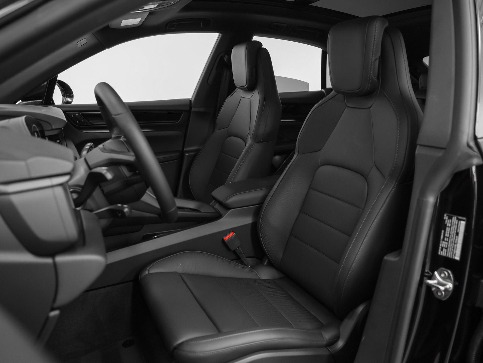 2025 Porsche Macan 4S Electric