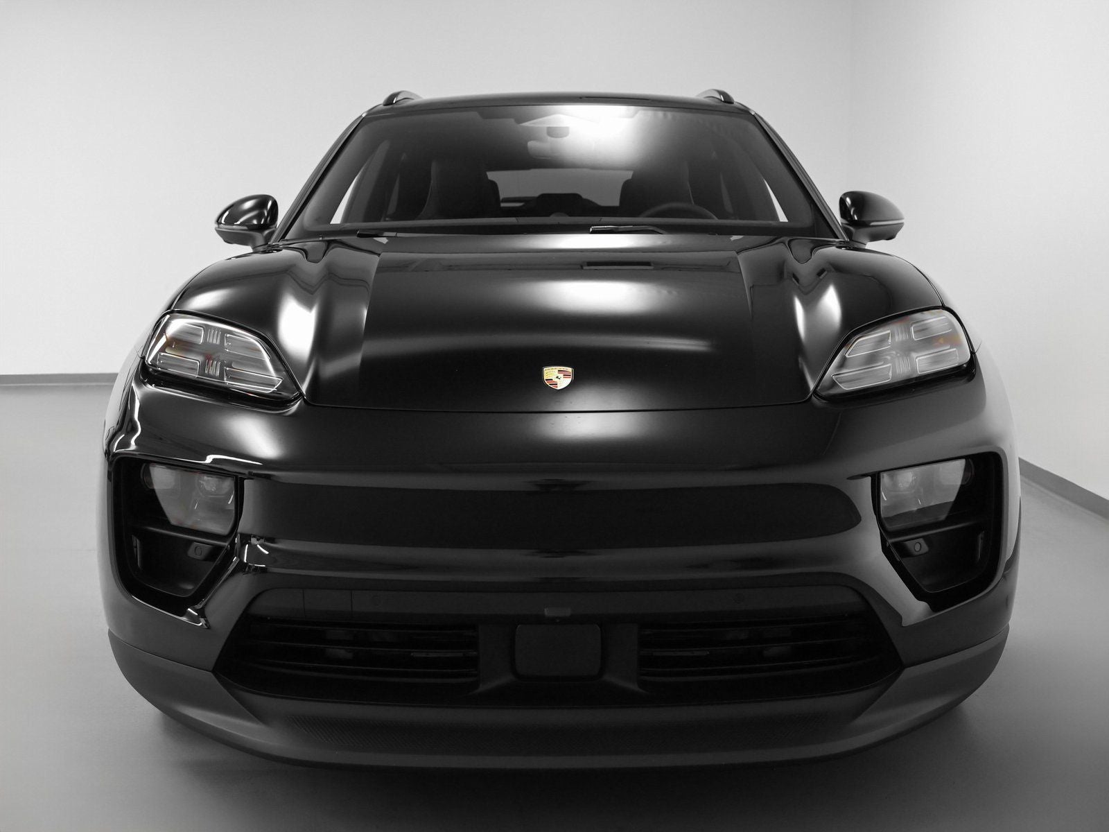 2025 Porsche Macan 4S Electric