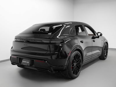 2025 Porsche Macan Macan Turbo Electric