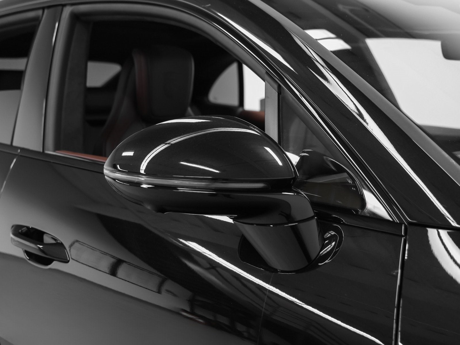 2025 Porsche Macan Macan Turbo Electric