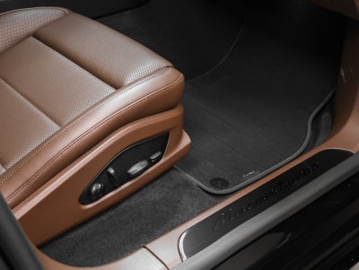 2025 Porsche Macan Macan Turbo Electric