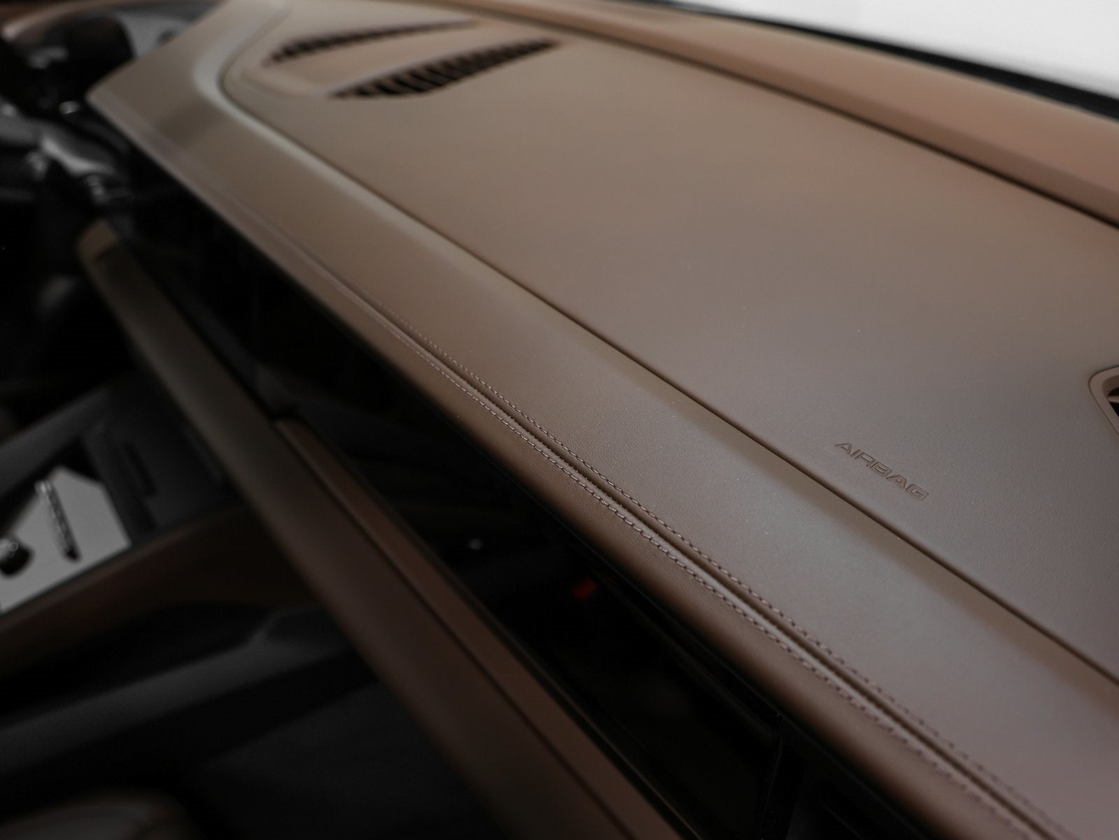 2025 Porsche Macan Macan Turbo Electric