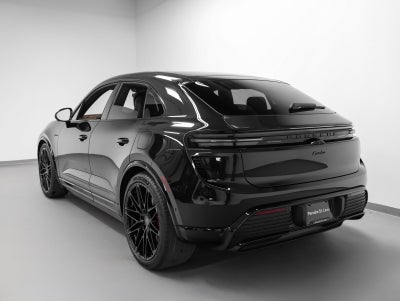 2025 Porsche Macan Macan Turbo Electric
