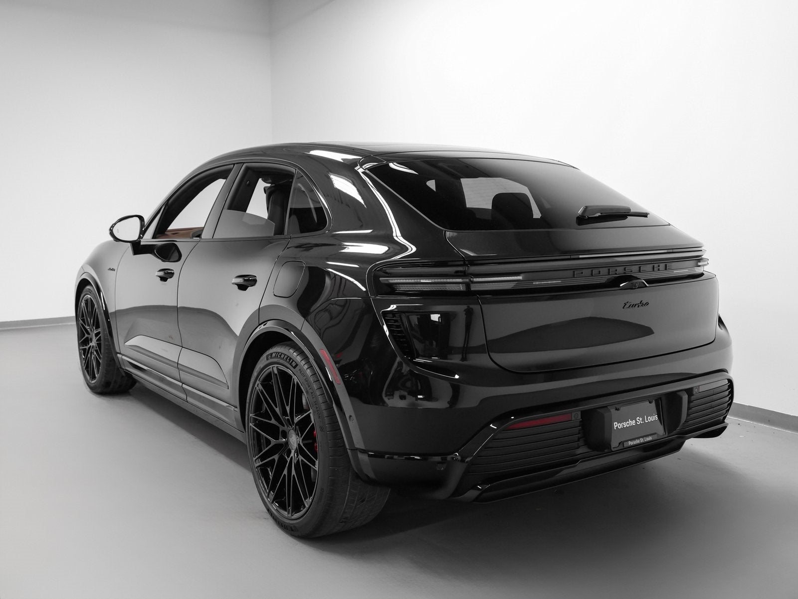 2025 Porsche Macan Macan Turbo Electric